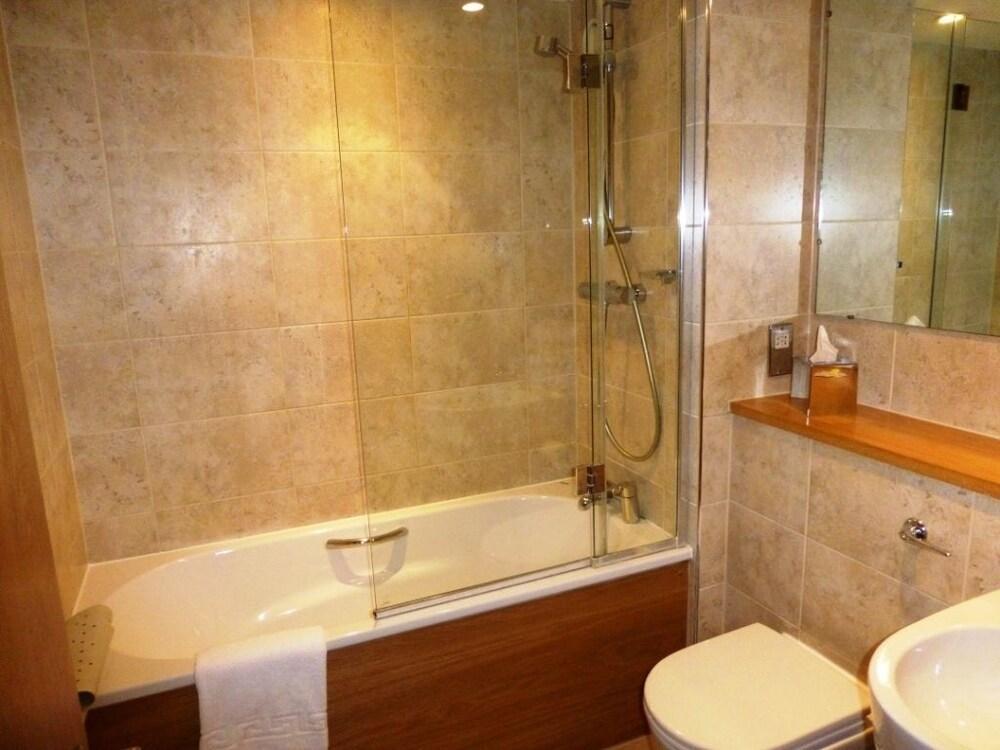 Beales Hotel Гатфілд Екстер'єр фото