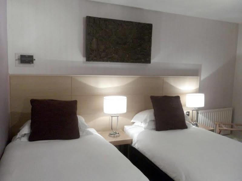 Beales Hotel Гатфілд Екстер'єр фото